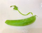 まいたけとスナップえんどうのジェノベーゼ作り方1写真