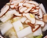生姜香る☆フワフワ鶏団子の春雨スープ作り方3写真