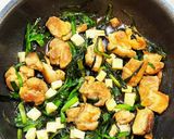 鶏とニラ炒めのチーズ和え作り方4写真