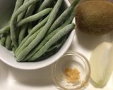 インゲンとキウイ炒め作り方1写真