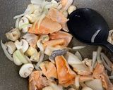 鮭とマッシュルームの大葉味噌炒め作り方2写真