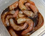 簡単おつまみ☆卵黄乗せ甘海老の漬け作り方1写真