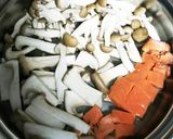 ❇️鮭とキノコ❇️の赤味噌バター炒め作り方2写真