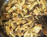 ❇️鮭とキノコ❇️の赤味噌バター炒め作り方4写真