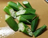鳥モモ肉と夏野菜のサラダ作り方2写真