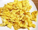レタスたっぷり卵トマト鶏もも肉のスープ作り方2写真