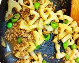 れんこん豚挽きしょうが炒め煮。作り方5写真