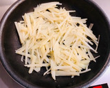 豚挽肉と千切りじゃがいもの甘辛炒め＊作り方4写真