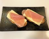 簡単！生ハムとチーズのバケットトースト！作り方4写真