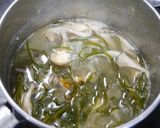 簡単！切り昆布たっぷり☆お味噌汁作り方3写真