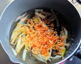 温泉卵とフライドオニオンの味噌汁作り方3写真