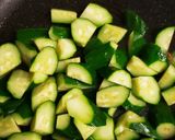 トマトとキュウリと牛肉のOKAカレー炒め作り方6写真