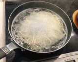 【調味料2つ】つるっと冷たいサラダうどん作り方1写真