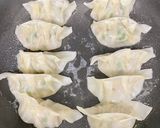 我が家の定番♪お店のようなパリパリ餃子♪作り方5写真