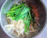豚肉とニラ・もやしのお好み焼き作り方5写真