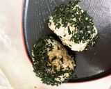 簡単ワカメおかかおにぎり♪美味しい〜♪作り方4写真