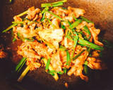 ご飯止まらんーっ！豚キムチと半熟目玉焼き作り方4写真