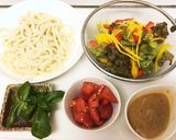 クリーム系ドレッシングを使うサラダうどん作り方1写真