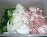 ゴーヤとタマネギと豚肉の味噌炒め作り方1写真