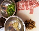 豚肉と九条葱のザーサイ炒め作り方1写真