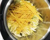キャベツとベーコンのクリームパスタ作り方1写真