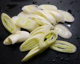 簡単！ぶなしめじのお味噌汁☆生姜風味作り方2写真