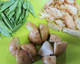【新じゃがとささげのスパイシー煮込み】作り方1写真