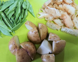 【新じゃがとささげのスパイシー煮込み】作り方1写真