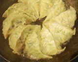 ☆簡単！大葉（しそ）入り焼き餃子☆作り方8写真