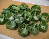 ＊ピーマンの肉つめのトマトソース煮込み＊作り方1写真