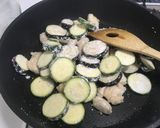 鶏ささみと夏野菜の黒酢炒め作り方3写真