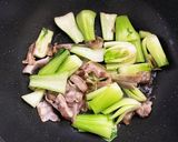 青梗菜と豚肉のナンプラー炒め作り方2写真
