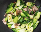 青梗菜と豚肉のナンプラー炒め作り方3写真