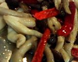 あさりと赤ピーマンと茸のペペロンチーノ作り方1写真