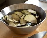 フレッシュ感を味わう♪なすの味噌汁作り方1写真