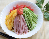 冷やし中華（ハム、きゅうり、トマト、卵）作り方4写真