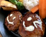 ハンバーガーにアレンジ！味変ハンバーグ作り方3写真