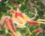 にらとカニ風味かまぼこのだし巻き卵作り方3写真