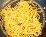 簡単でうまいパスタ!ミートペペロンチーノ作り方4写真