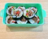 カリカリ梅とカブの葉の焼肉海苔巻き♡作り方15写真