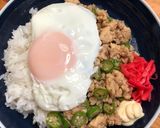 オクラたっぷり生姜焼き風チキンご飯！作り方4写真