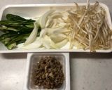 場違いな物が入ってる普通の野菜炒め作り方1写真