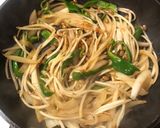 場違いな物が入ってる普通の野菜炒め作り方3写真