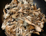 コク旨☆舞茸とニラ玉のマヨ炒め作り方1写真