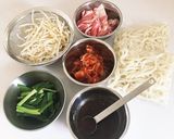 ☆豚キムチ焼きうどん☆作り方1写真