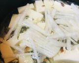 二杯味噌汁●豆苗＆ダイコンの豆腐味噌汁作り方1写真