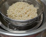 梅ニンニク混ぜソバ　インスタント麺作り方3写真