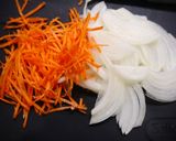 簡単！舞茸と玉葱のお味噌汁作り方1写真