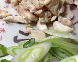 鶏皮と長葱の胡麻マヨ炒め作り方1写真