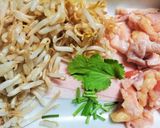 エコ副菜🌱具材費0円⁉️鶏皮カリカリ!もやしひげ根作り方1写真